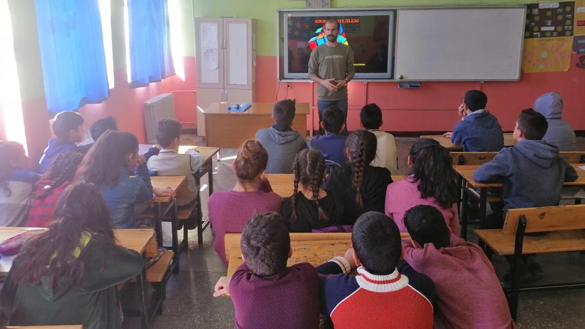 Cengiz Topel İlk/Ortaokulu Sınav Stratejileri ve Başarı Yolları Öğrenci Eğitimi