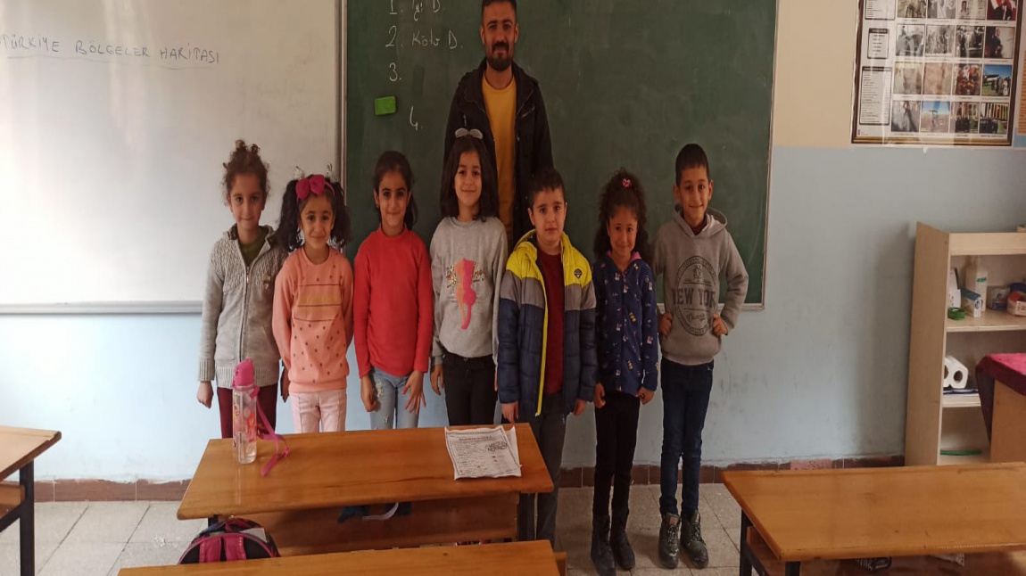 Çukurca Yukarı Akkaya Köyü Ş.Astğ. Salim İzleyen İlkokulu Öğrenci Eğitimi