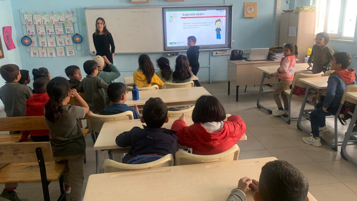 Şehit Vali Derviş Yalım İlkokulu Teknoloji Bağımlılığı Eğitimi