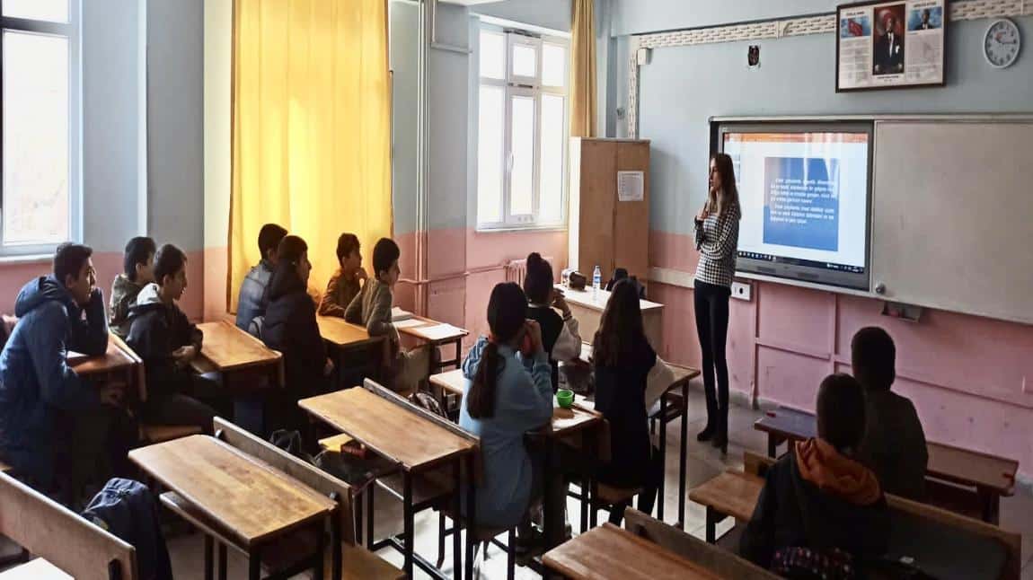 Şehit Vali Derviş Yalım Ortaokulu Ergenlik Dönemi Özellikleri Eğitimi